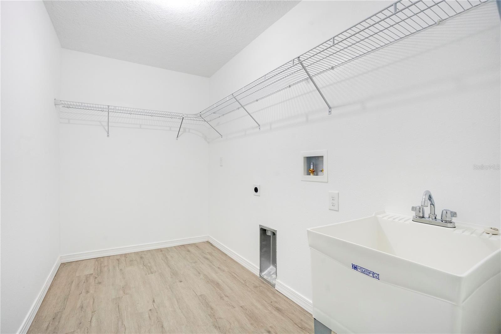 Image 29 of 44 For 8448 Balm Street