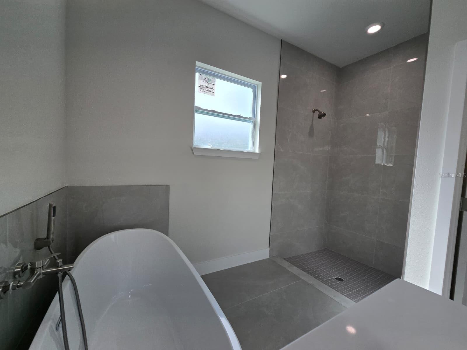 Image 12 of 21 For 18374 Elgin Avenue