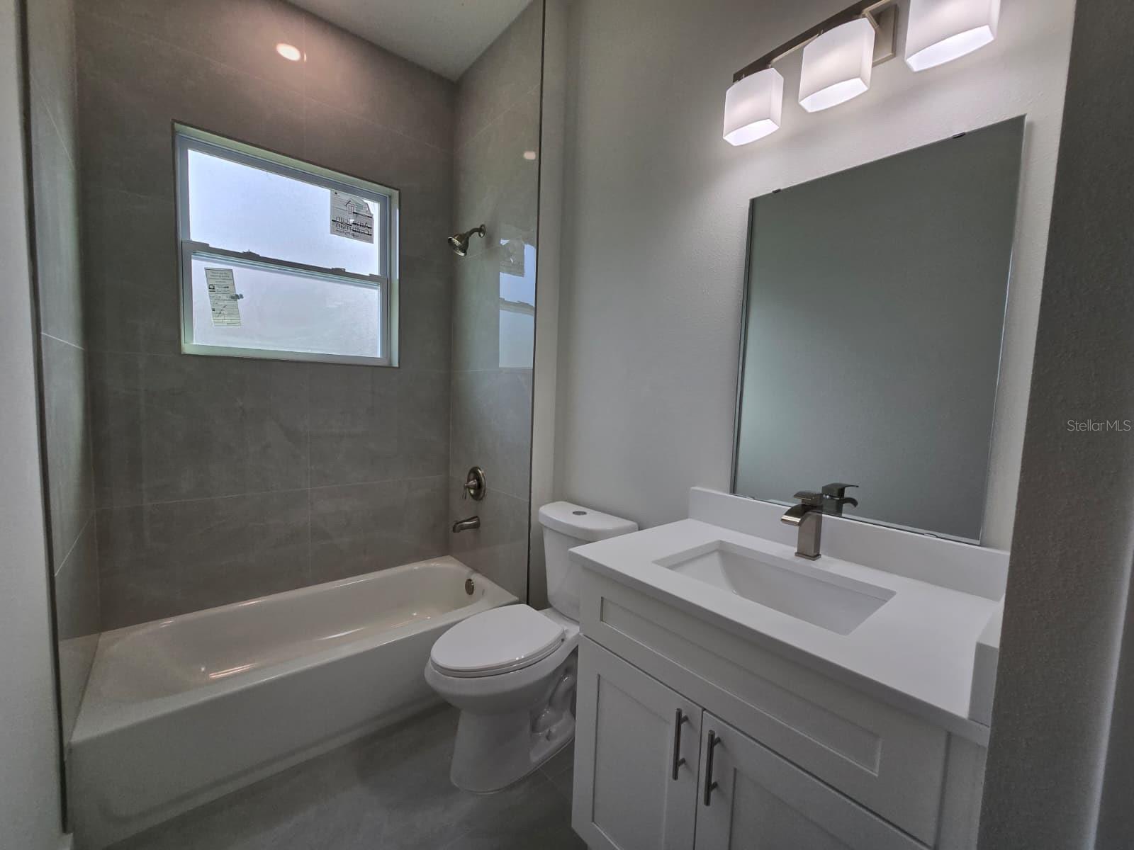 Image 18 of 21 For 18374 Elgin Avenue