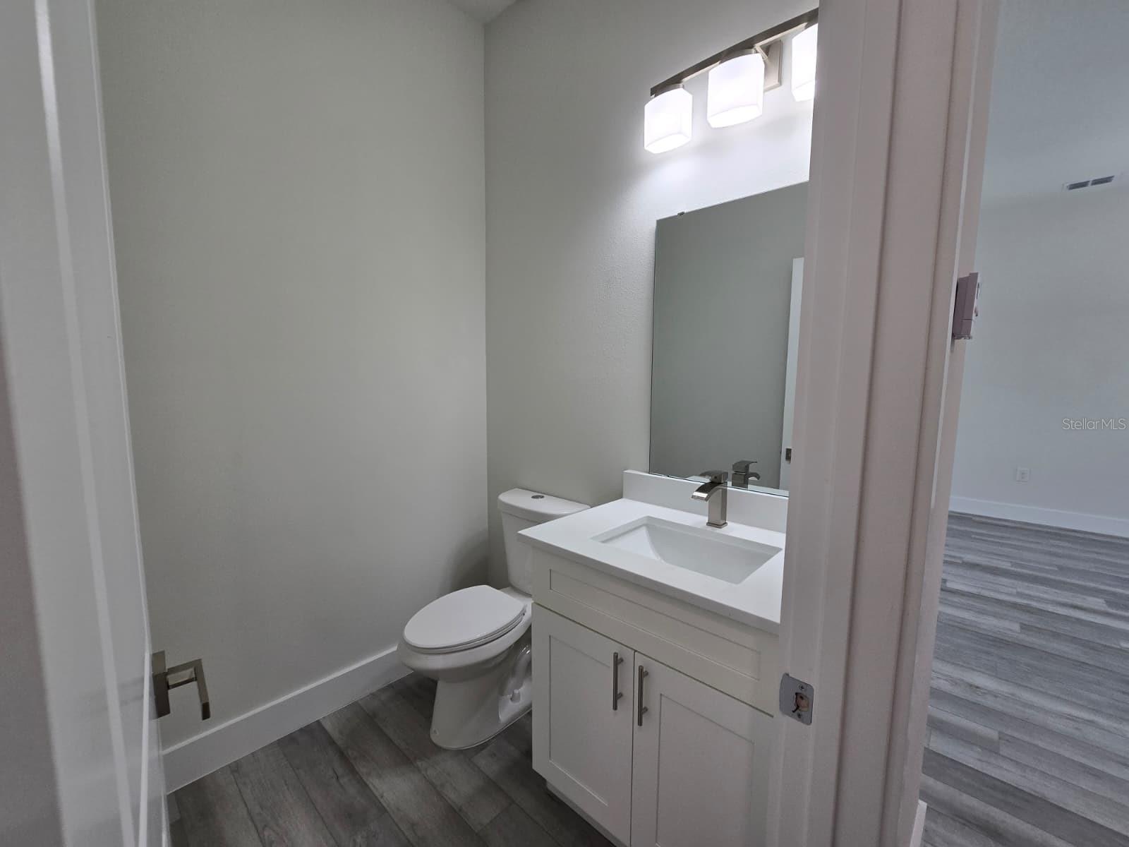 Image 7 of 21 For 18374 Elgin Avenue