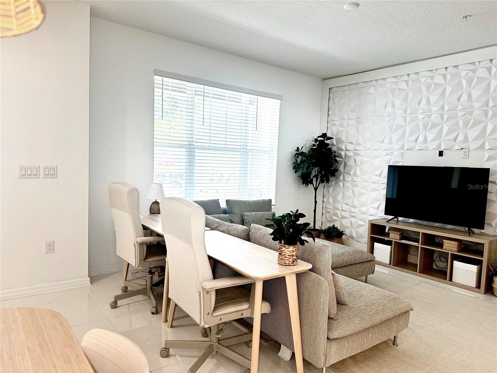 Image 11 of 35 For 10251 Highline Crest Street