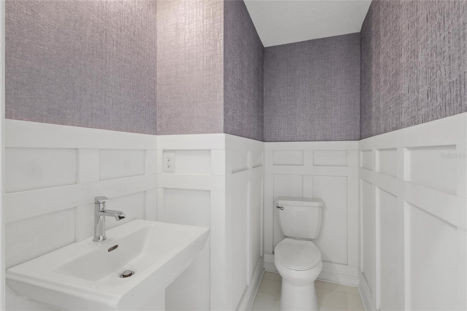 Image 16 of 35 For 10251 Highline Crest Street