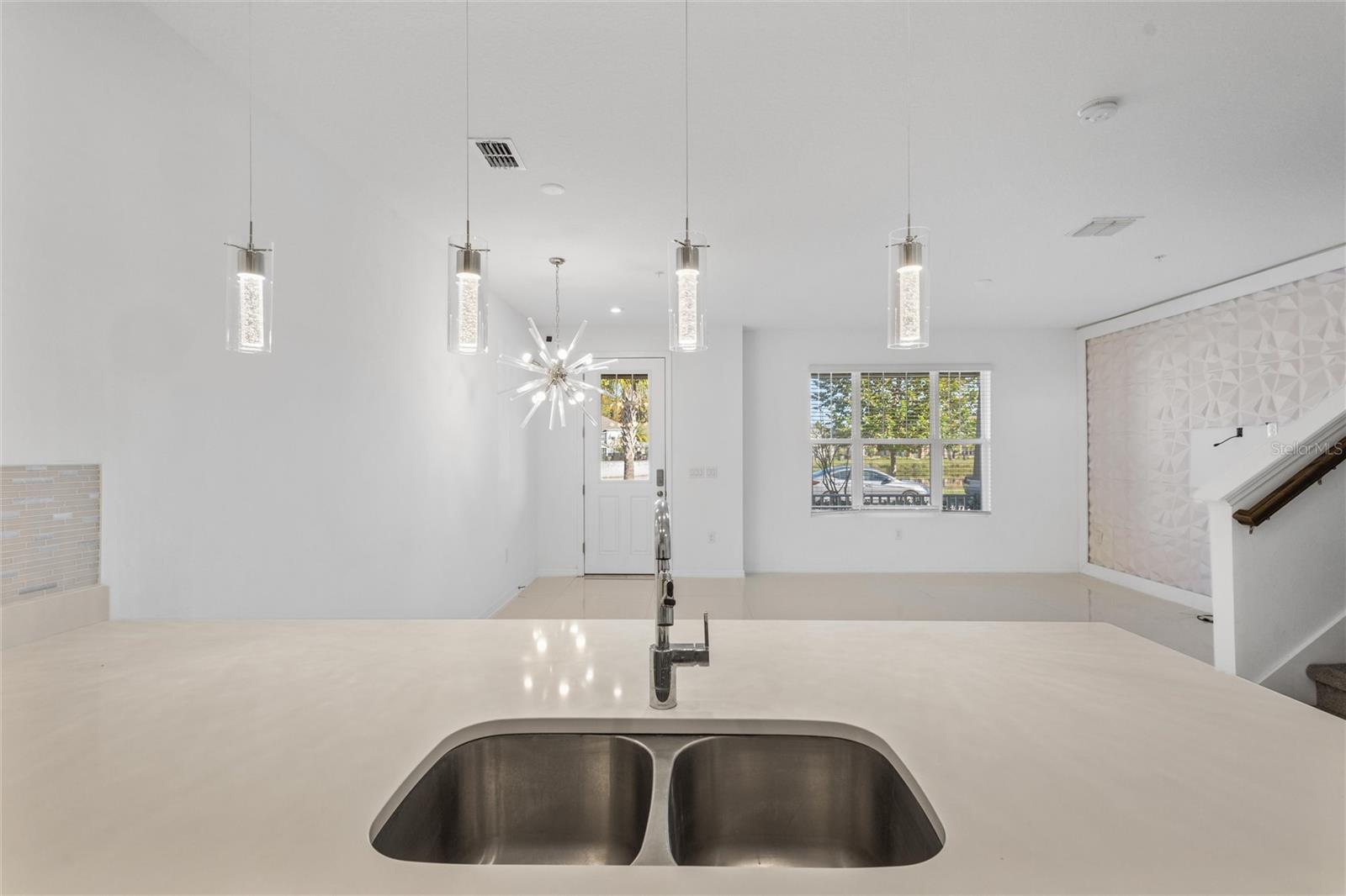 Image 18 of 35 For 10251 Highline Crest Street