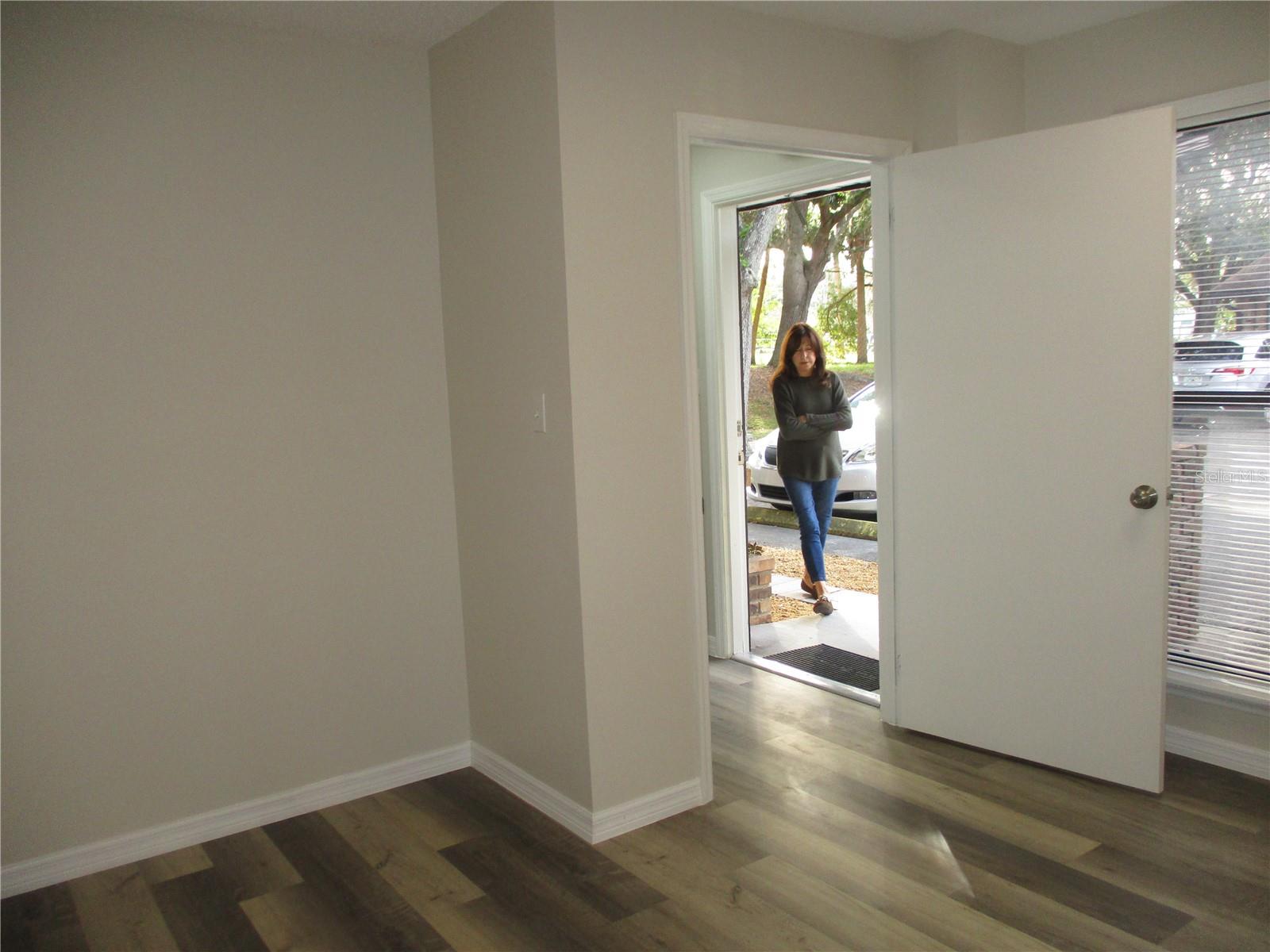 Image 6 of 9 For 415 Montgomery Road 165