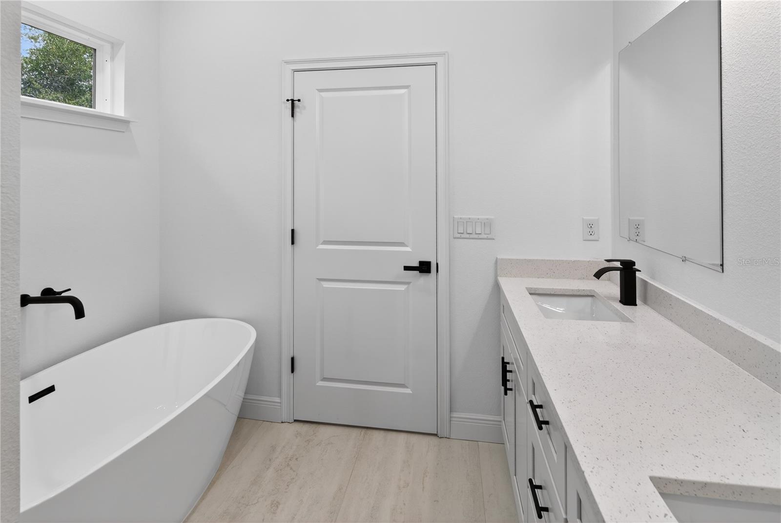 Image 16 of 35 For 15028 25th Circle