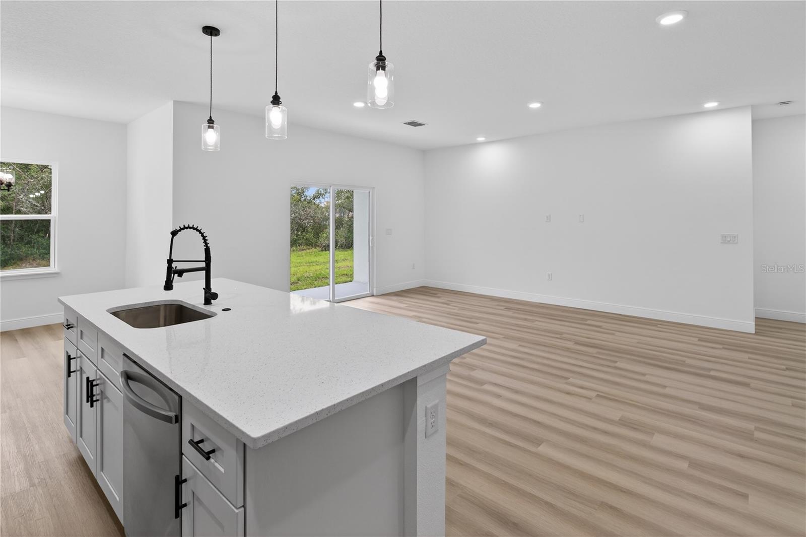 Image 8 of 35 For 15028 25th Circle