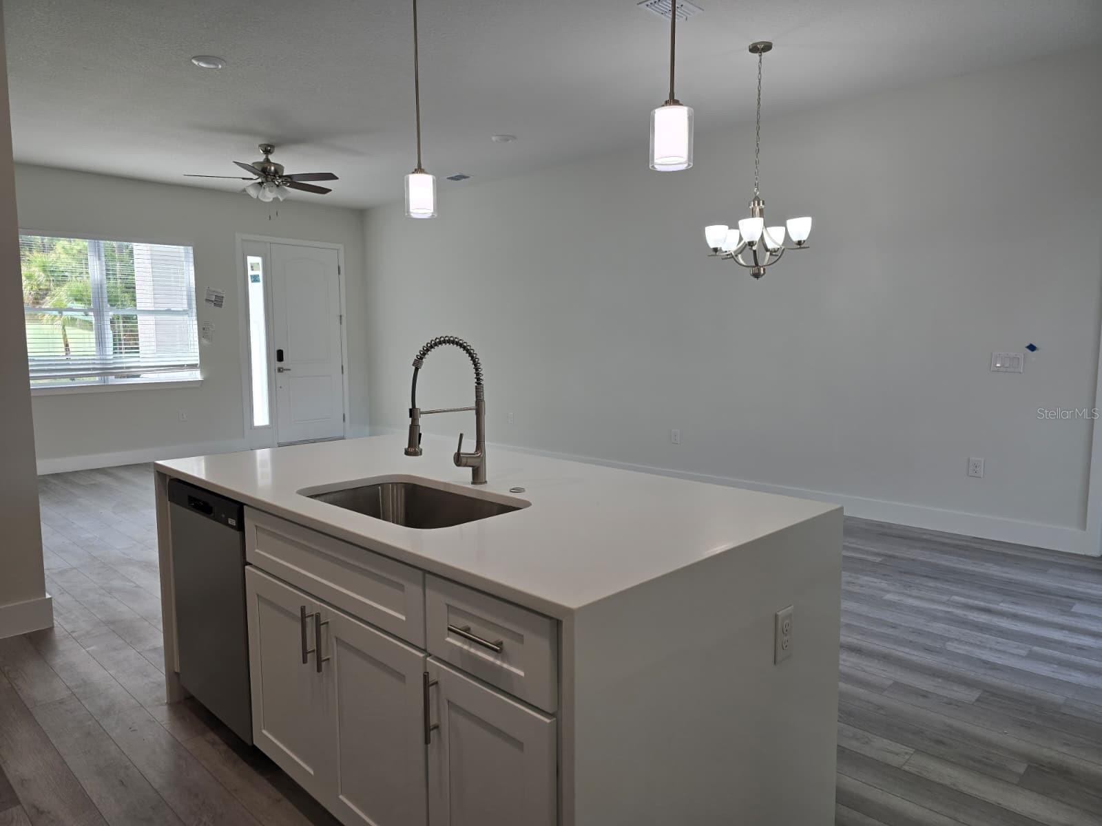 Image 7 of 25 For 18382 Elgin Avenue