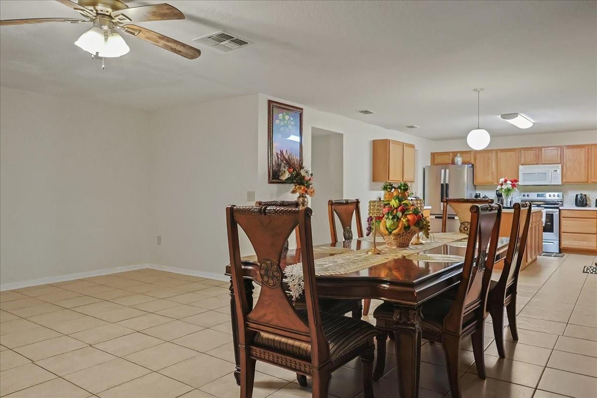 Image 9 of 31 For 2670 Palmetto Ridge Circle