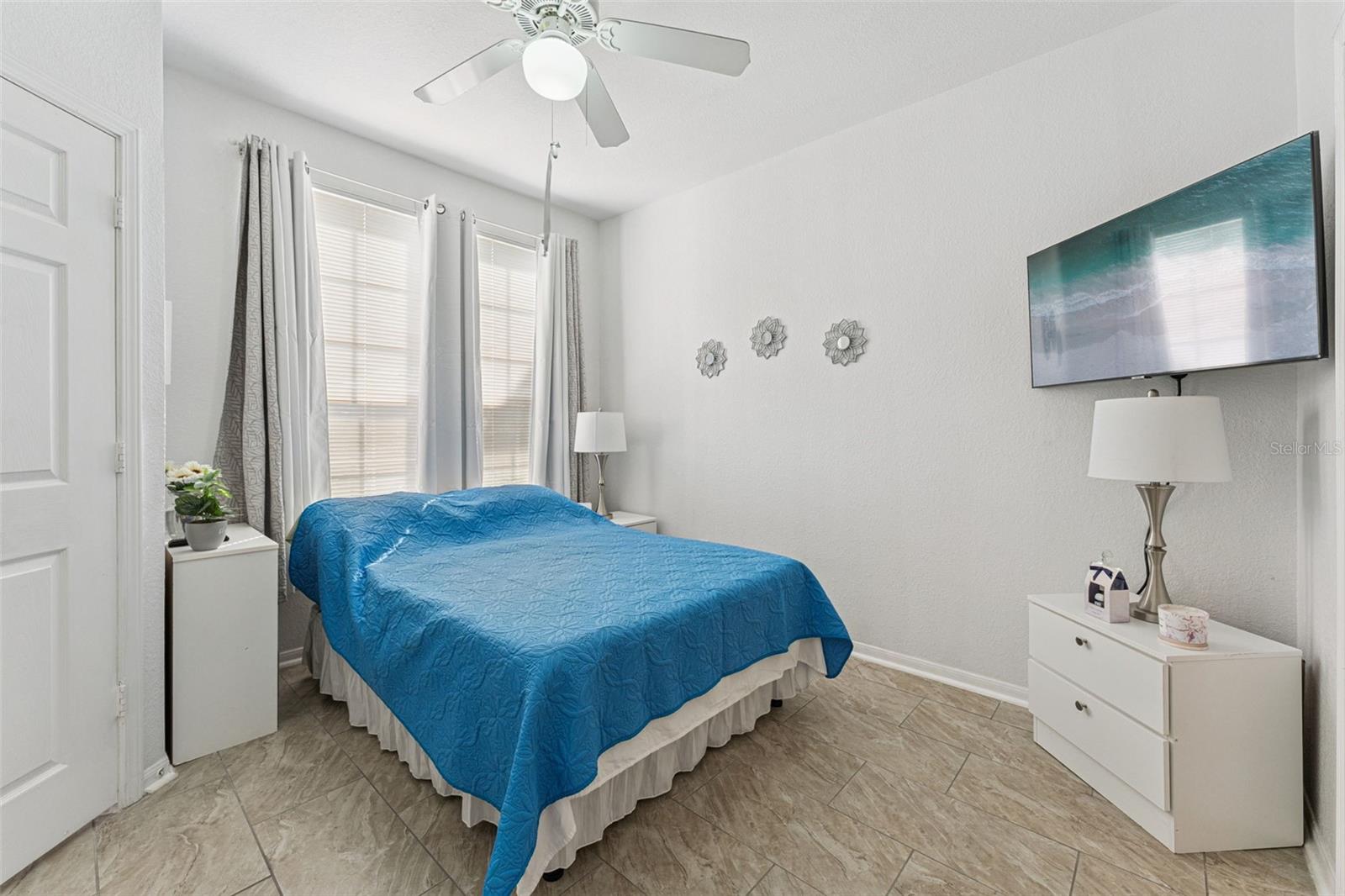 Image 12 of 27 For 9093 Lee Vista Boulevard 907