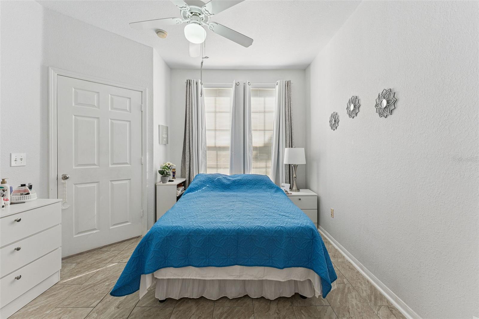 Image 13 of 27 For 9093 Lee Vista Boulevard 907