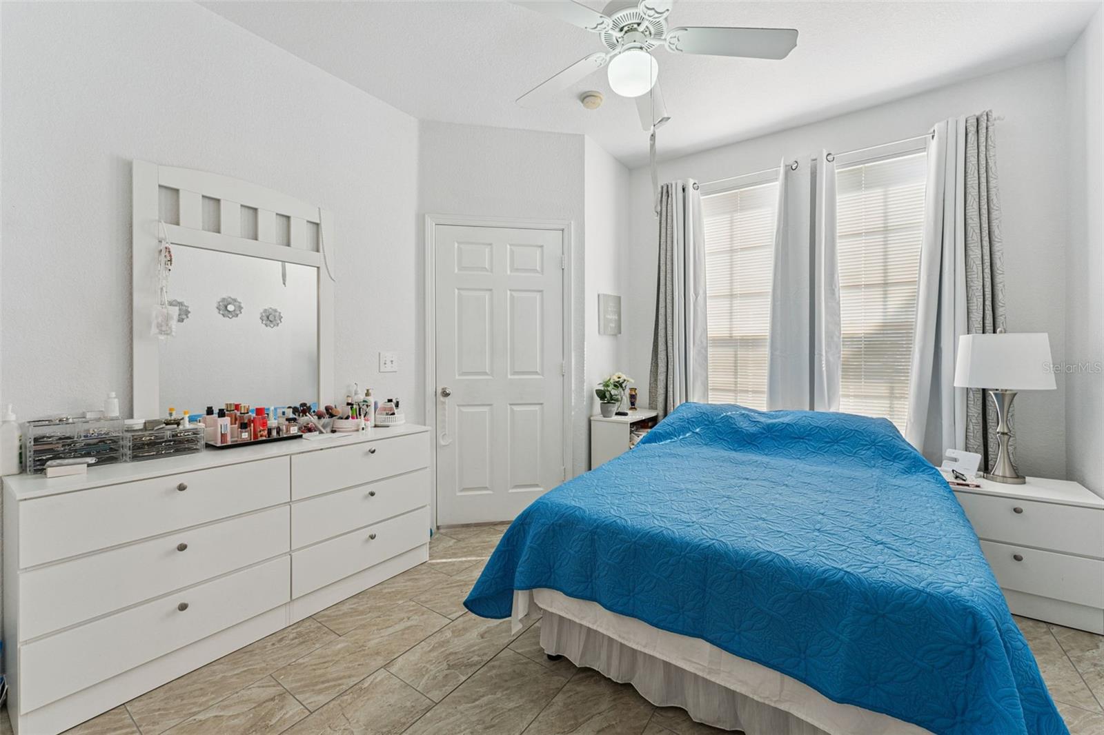 Image 14 of 27 For 9093 Lee Vista Boulevard 907