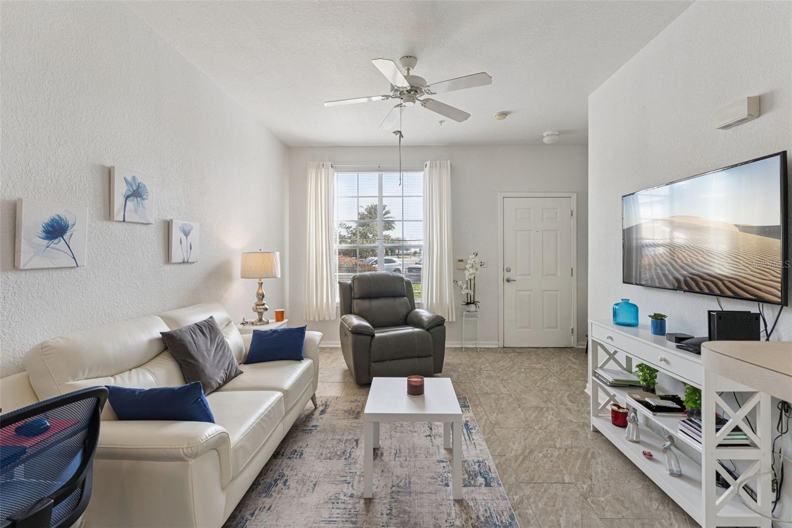 Image 4 of 27 For 9093 Lee Vista Boulevard 907