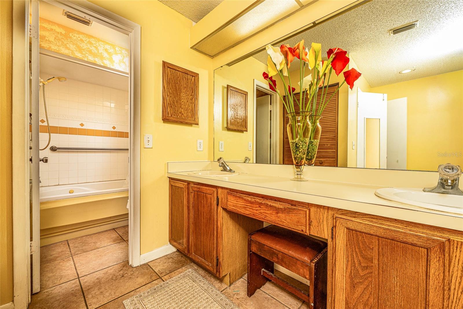 Image 15 of 27 For 2903 Silver Ridge Drive