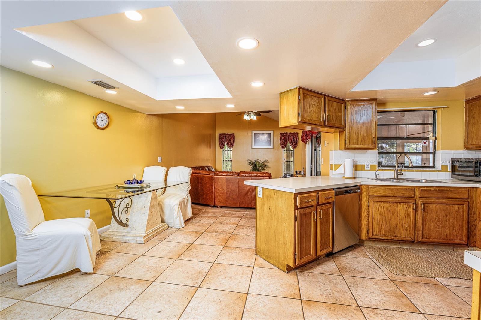 Image 17 of 27 For 2903 Silver Ridge Drive