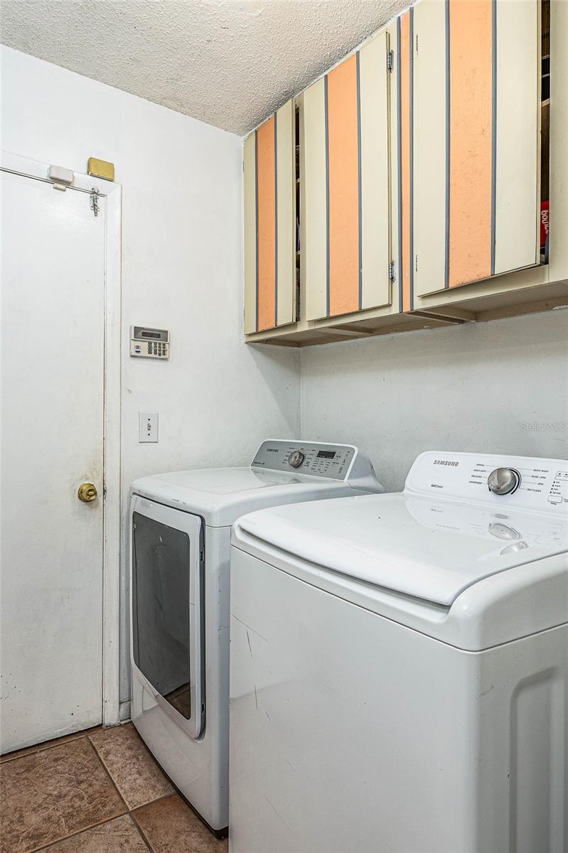 Image 19 of 27 For 2903 Silver Ridge Drive