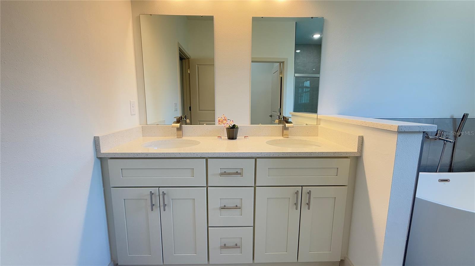 Image 13 of 31 For 2231 Vancouver Lane