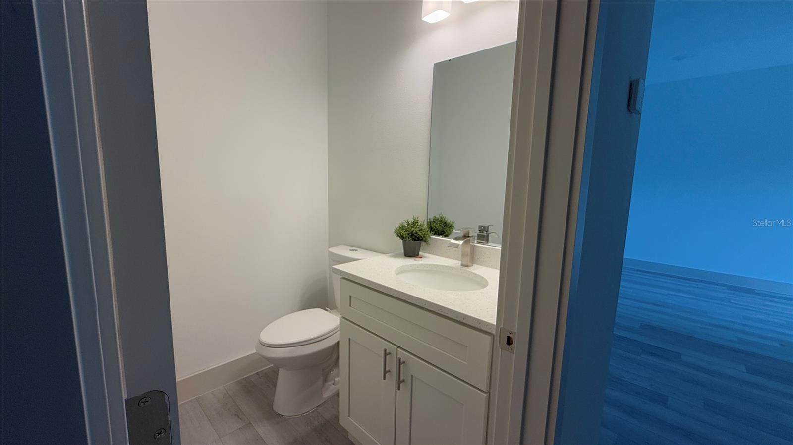 Image 18 of 31 For 2231 Vancouver Lane