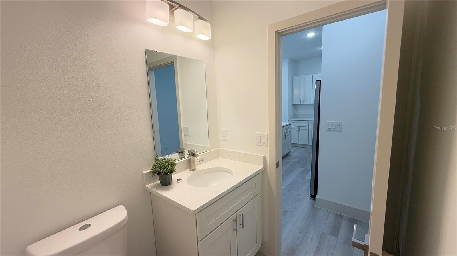 Image 19 of 31 For 2231 Vancouver Lane