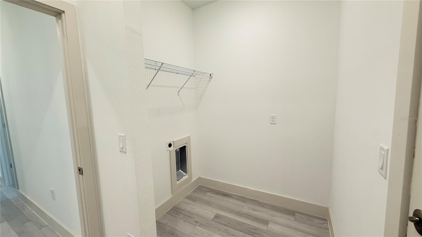 Image 20 of 31 For 2231 Vancouver Lane