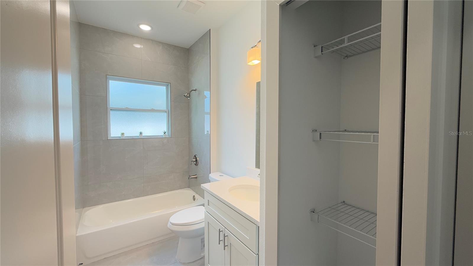 Image 25 of 31 For 2231 Vancouver Lane