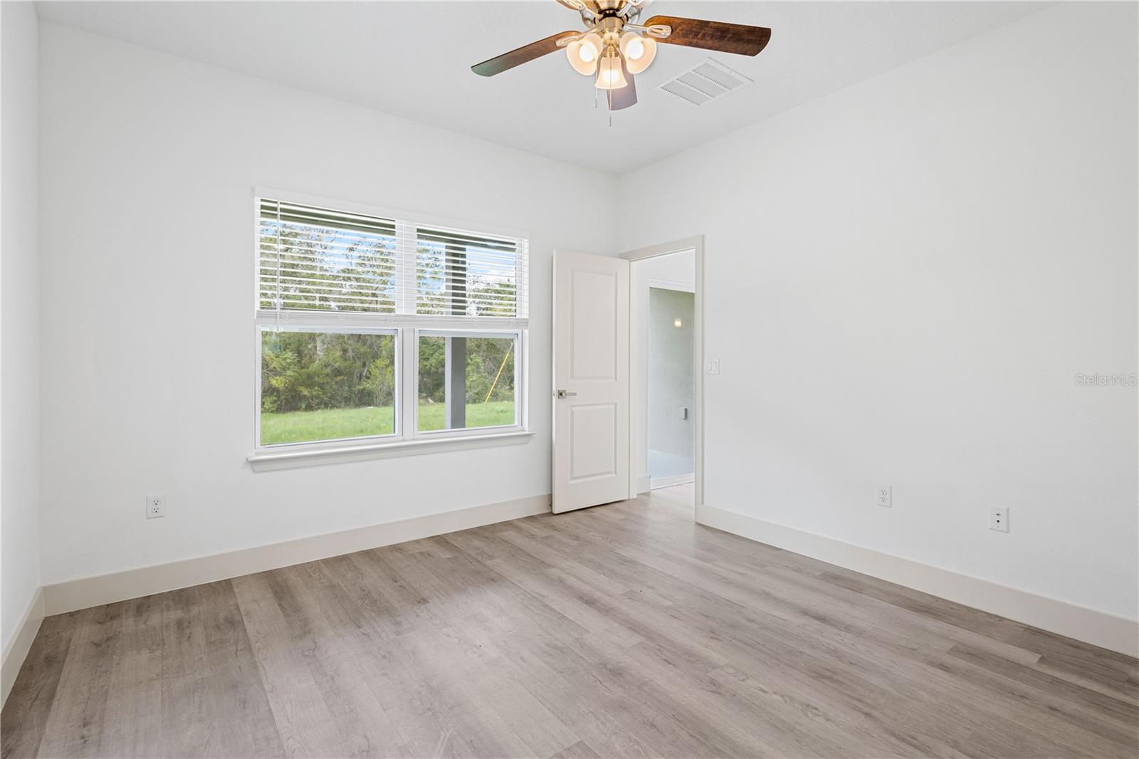 Image 7 of 31 For 2231 Vancouver Lane