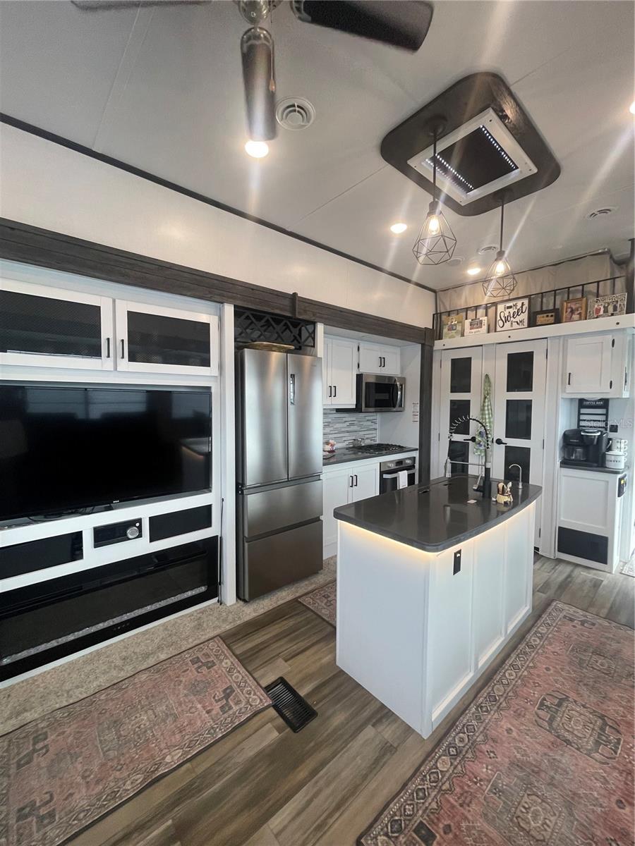 Image 10 of 23 For 57 Kove Boulevard