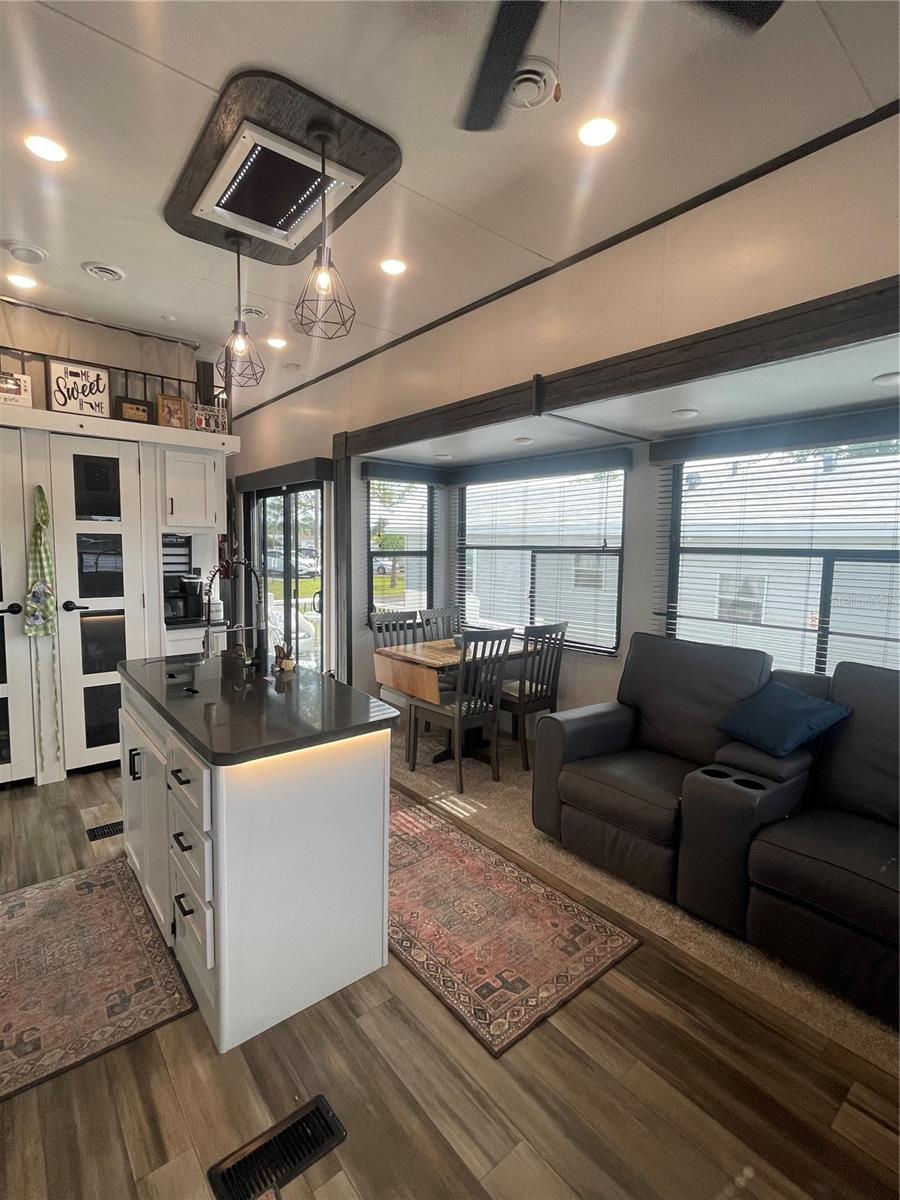 Image 12 of 23 For 57 Kove Boulevard