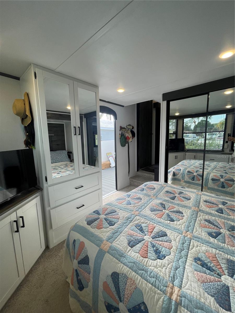 Image 15 of 23 For 57 Kove Boulevard