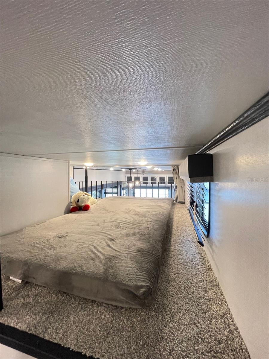 Image 17 of 23 For 57 Kove Boulevard