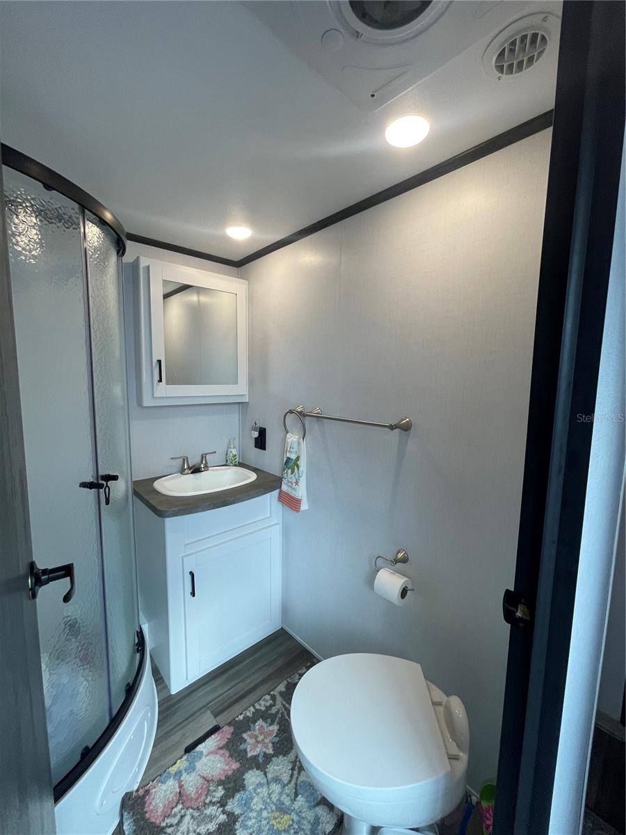 Image 20 of 23 For 57 Kove Boulevard