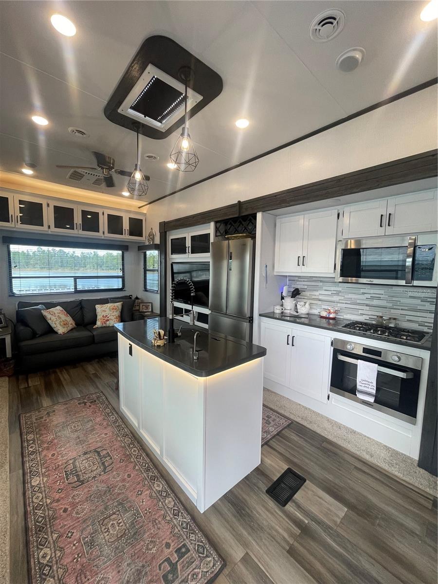 Image 9 of 23 For 57 Kove Boulevard