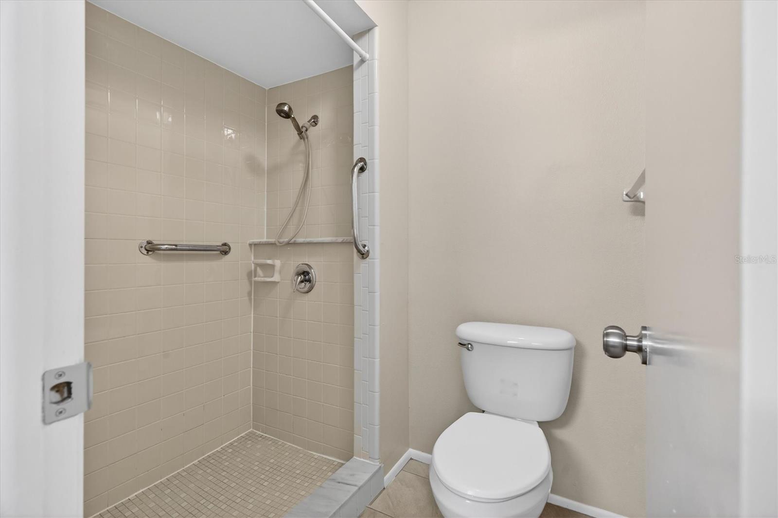 Image 11 of 25 For 1037 Wentworth Court