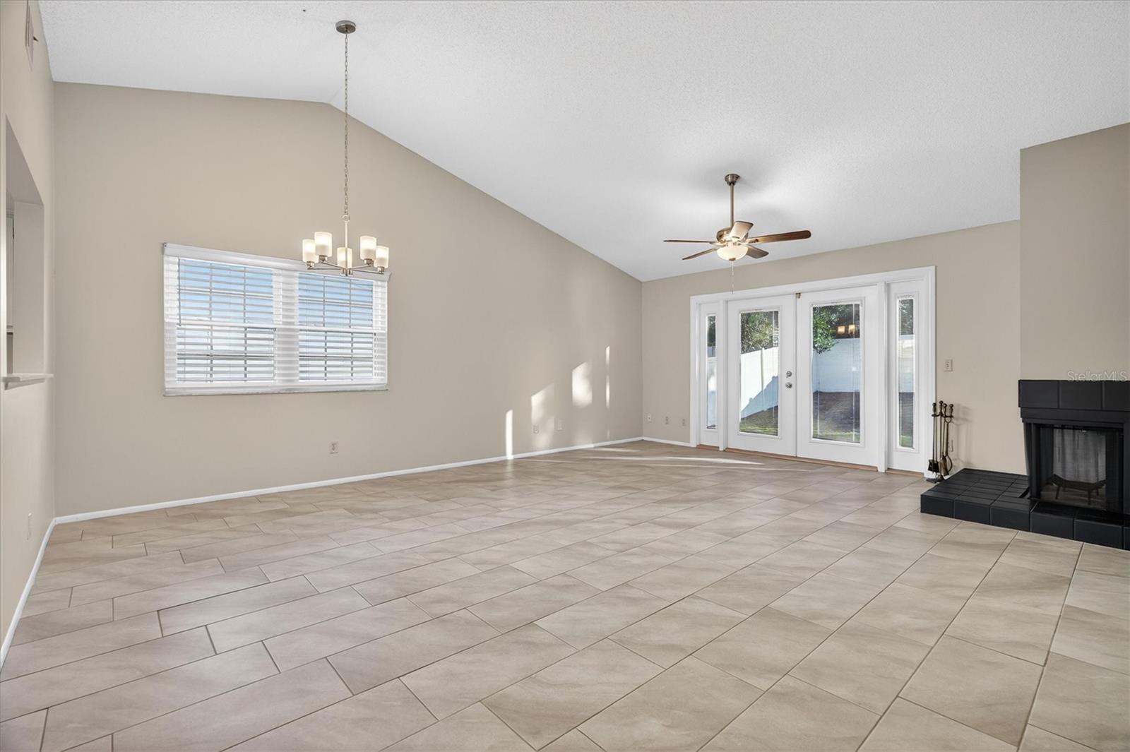 Image 3 of 25 For 1037 Wentworth Court