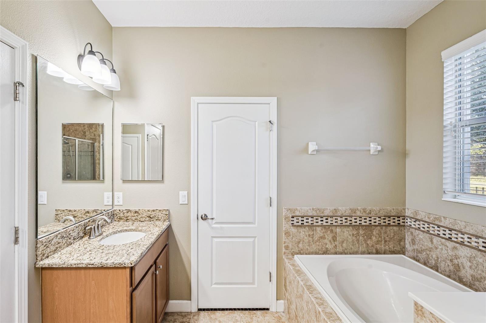 Image 14 of 34 For 6152 Meriwether