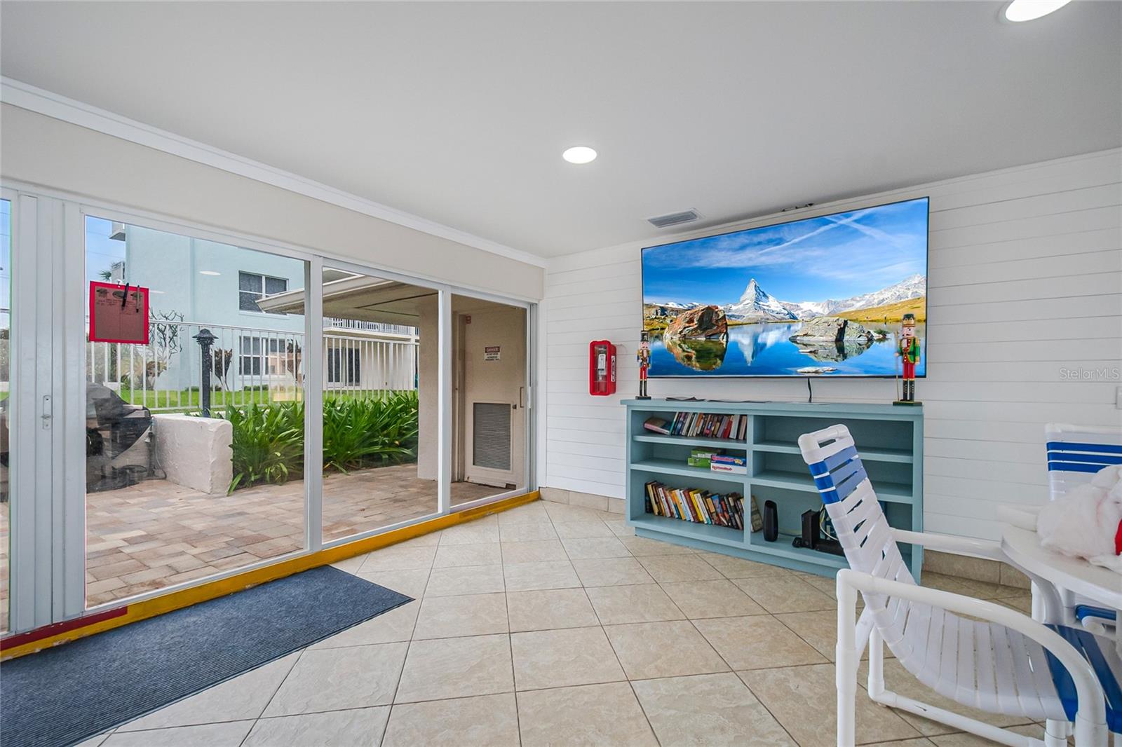 Image 15 of 27 For 4153 Atlantic Avenue 4150