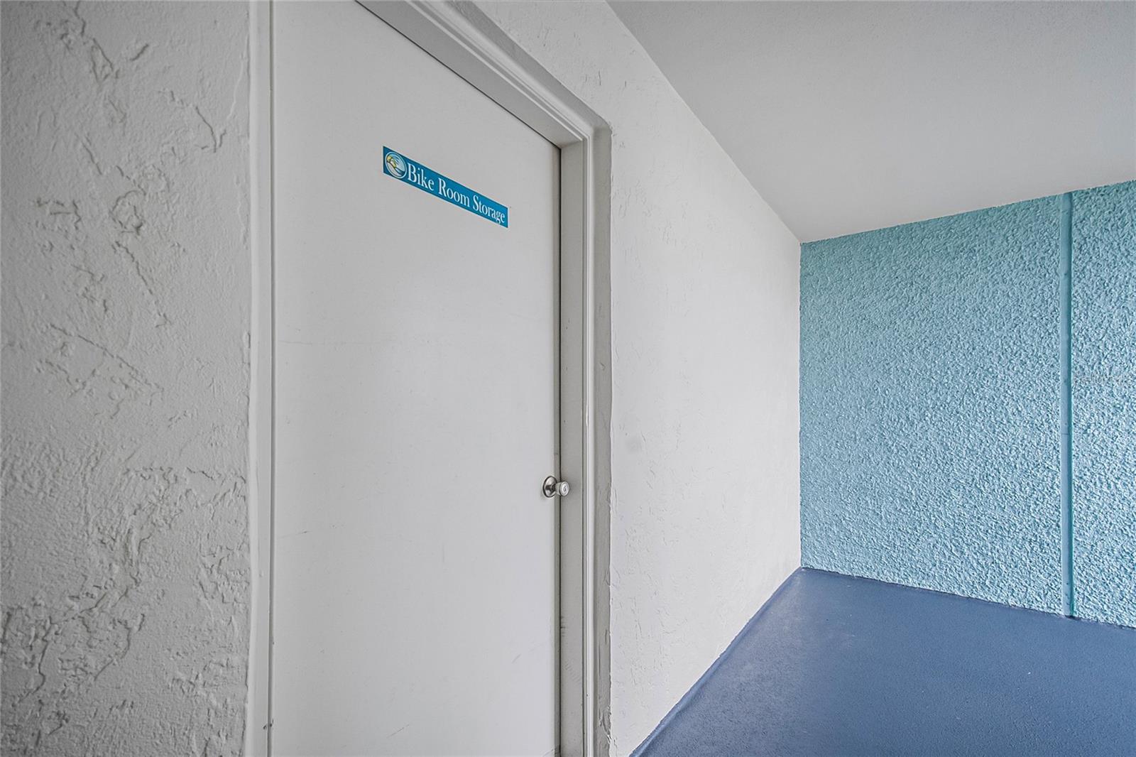 Image 20 of 27 For 4153 Atlantic Avenue 4150