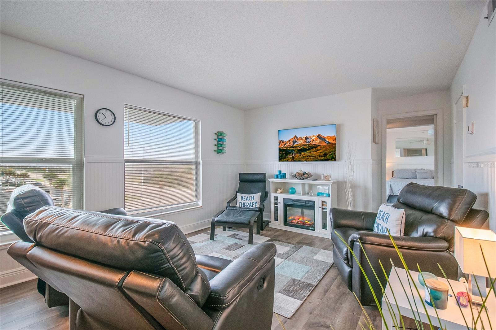 Image 5 of 27 For 4153 Atlantic Avenue 4150