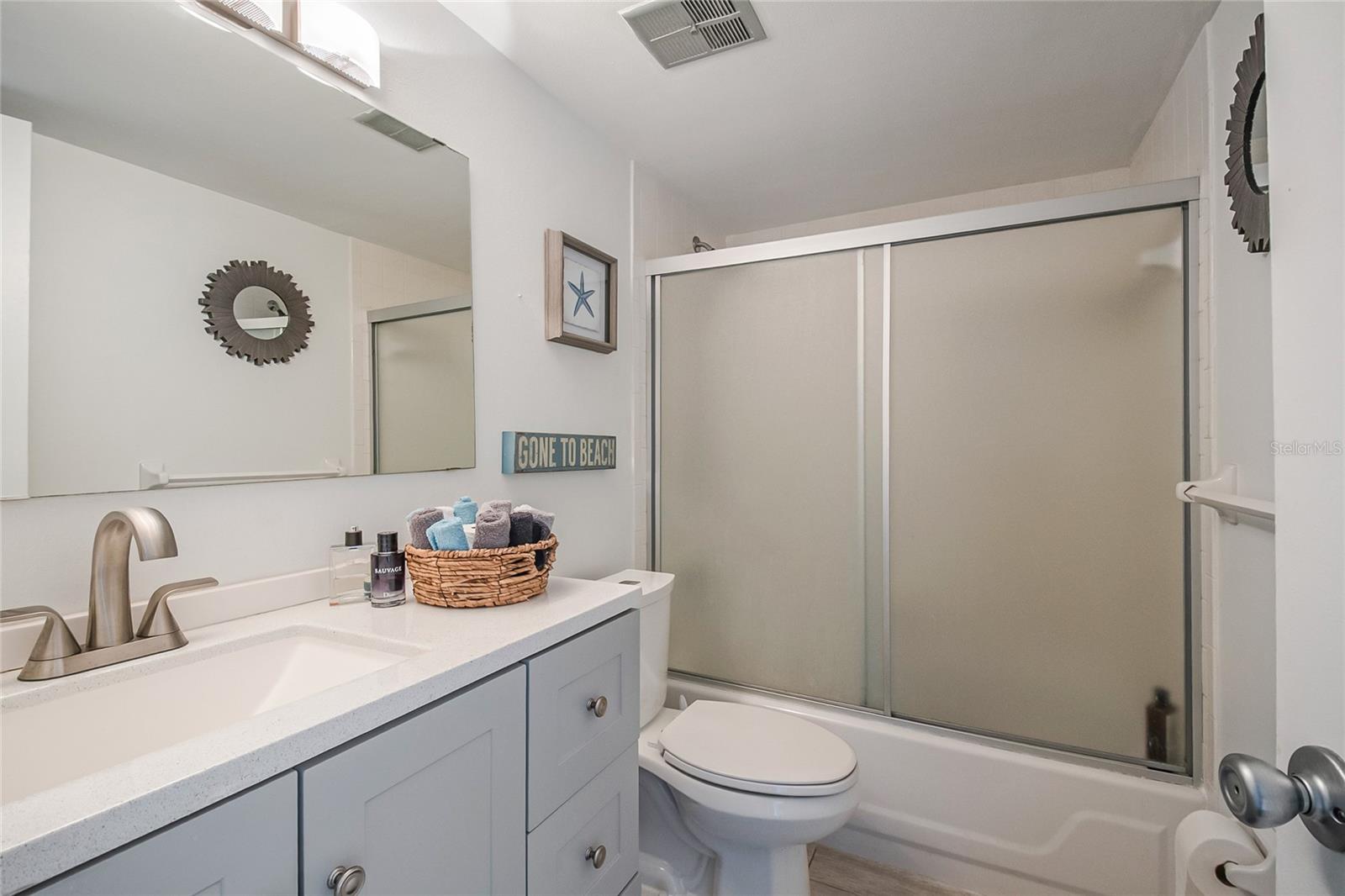 Image 7 of 27 For 4153 Atlantic Avenue 4150