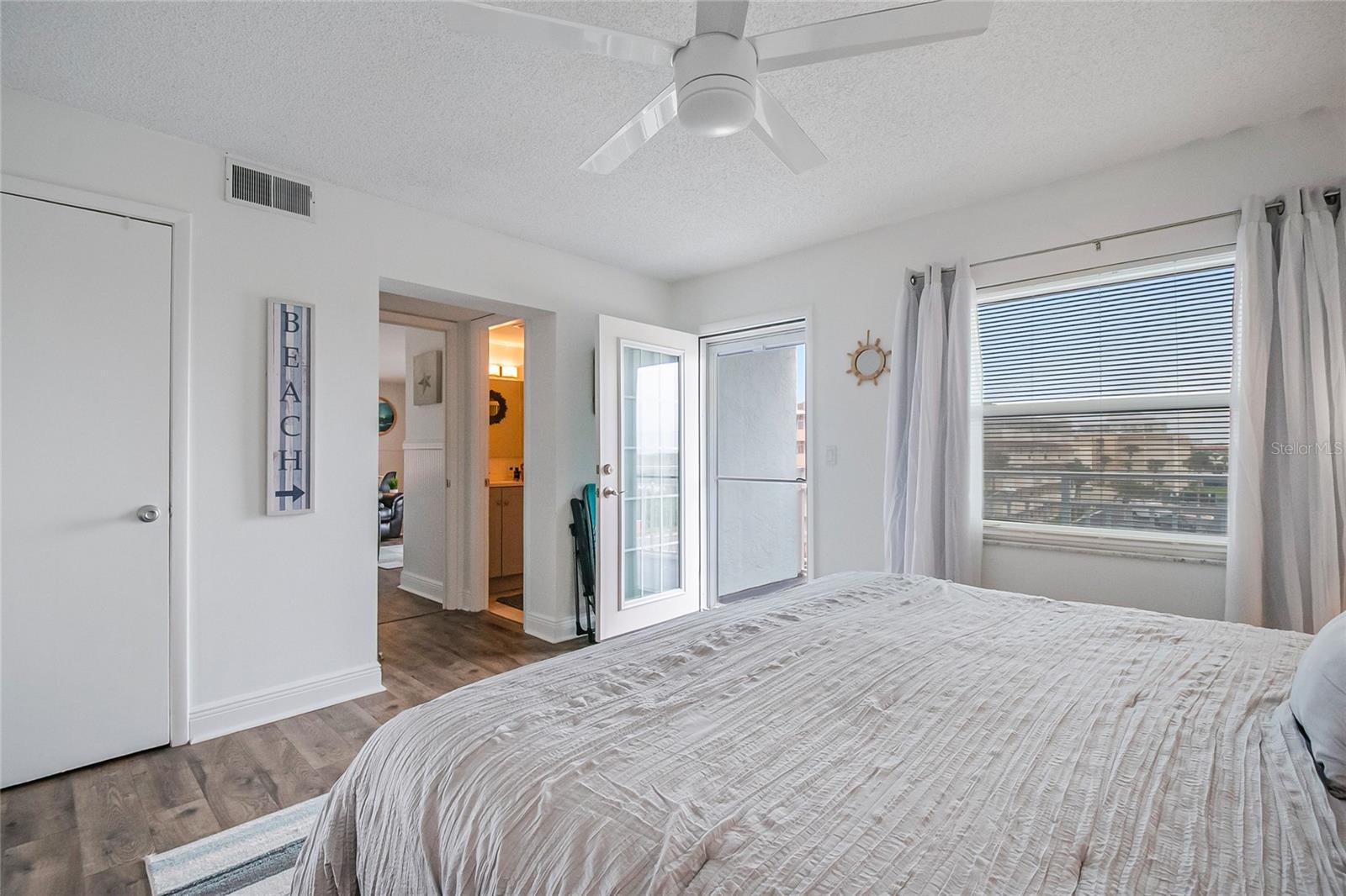 Image 9 of 27 For 4153 Atlantic Avenue 4150