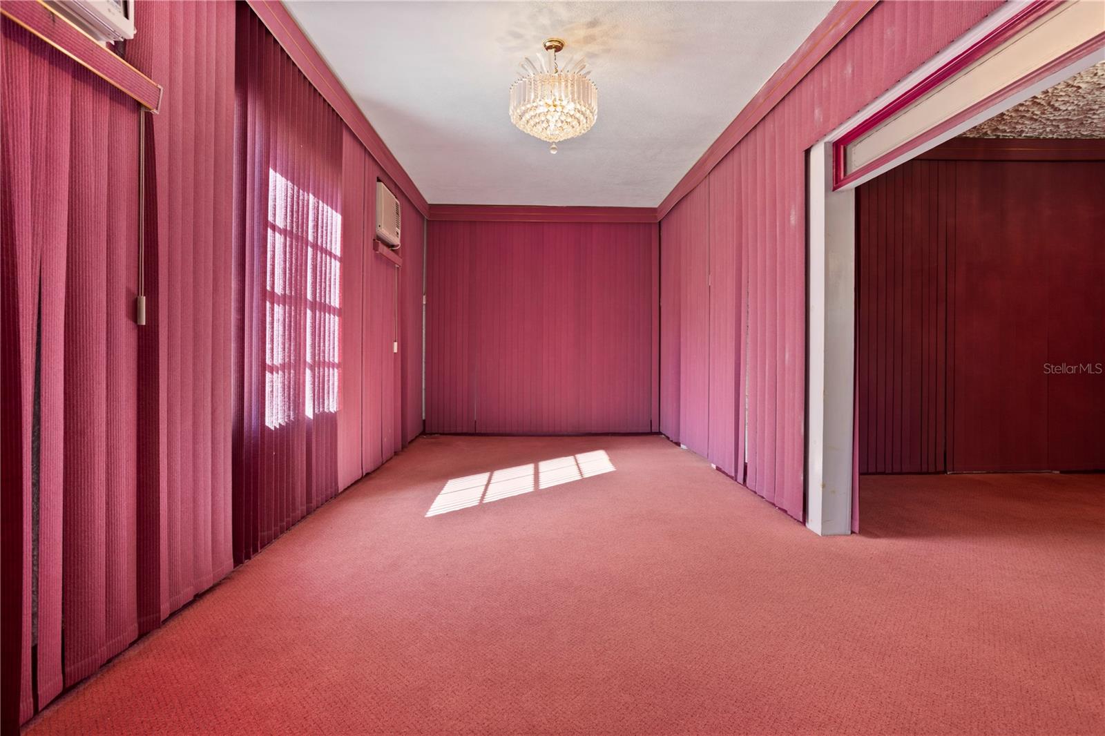 Image 10 of 49 For 900 Locust Avenue