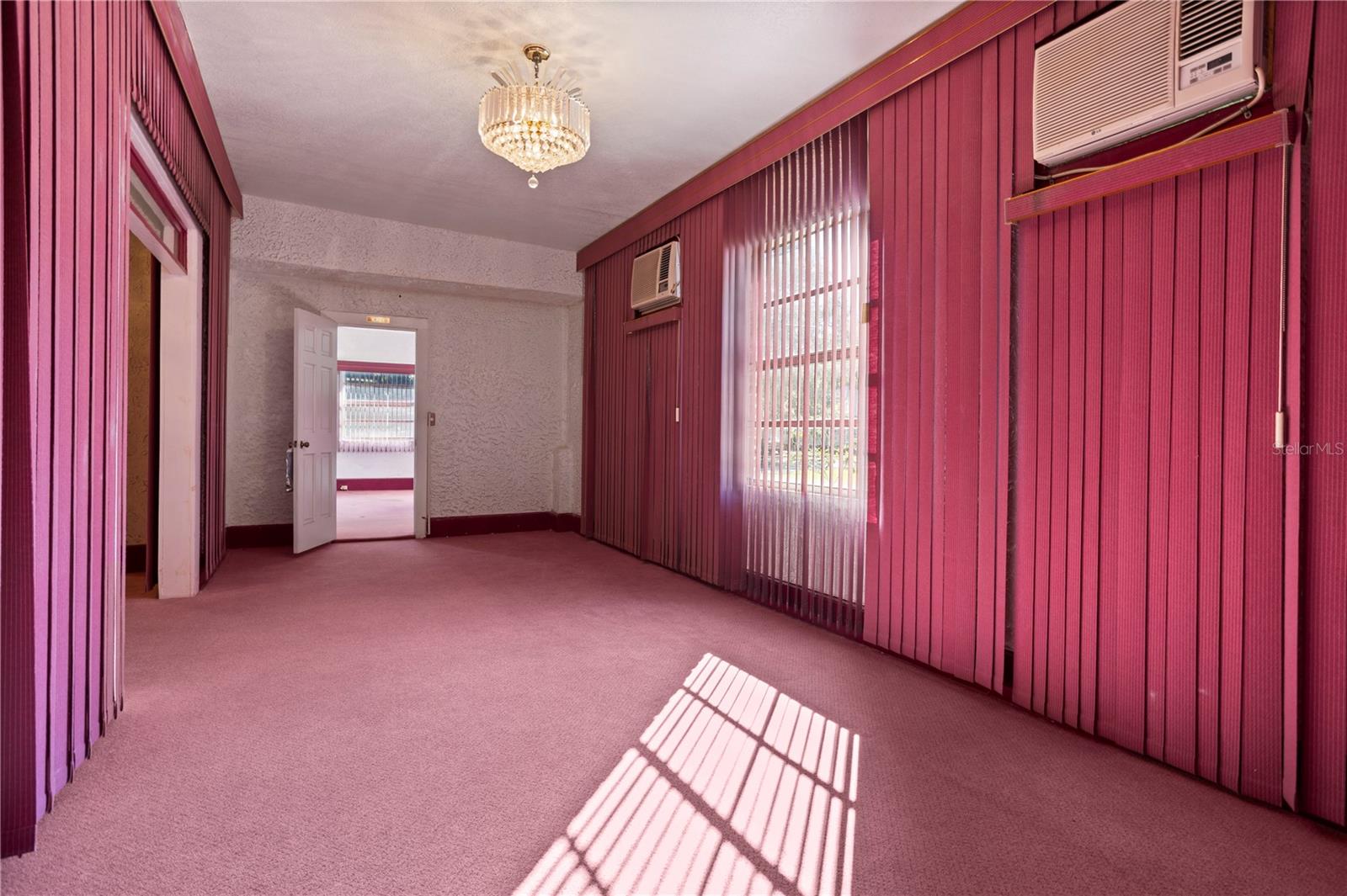 Image 12 of 49 For 900 Locust Avenue