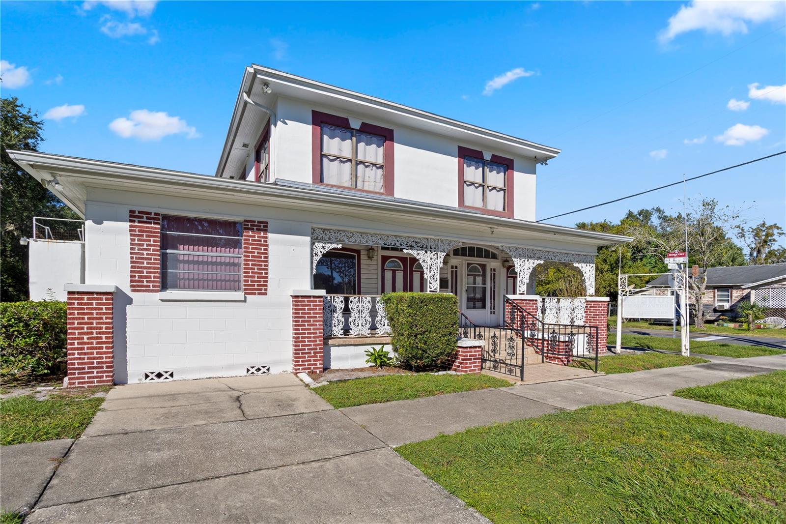 Image 2 of 49 For 900 Locust Avenue