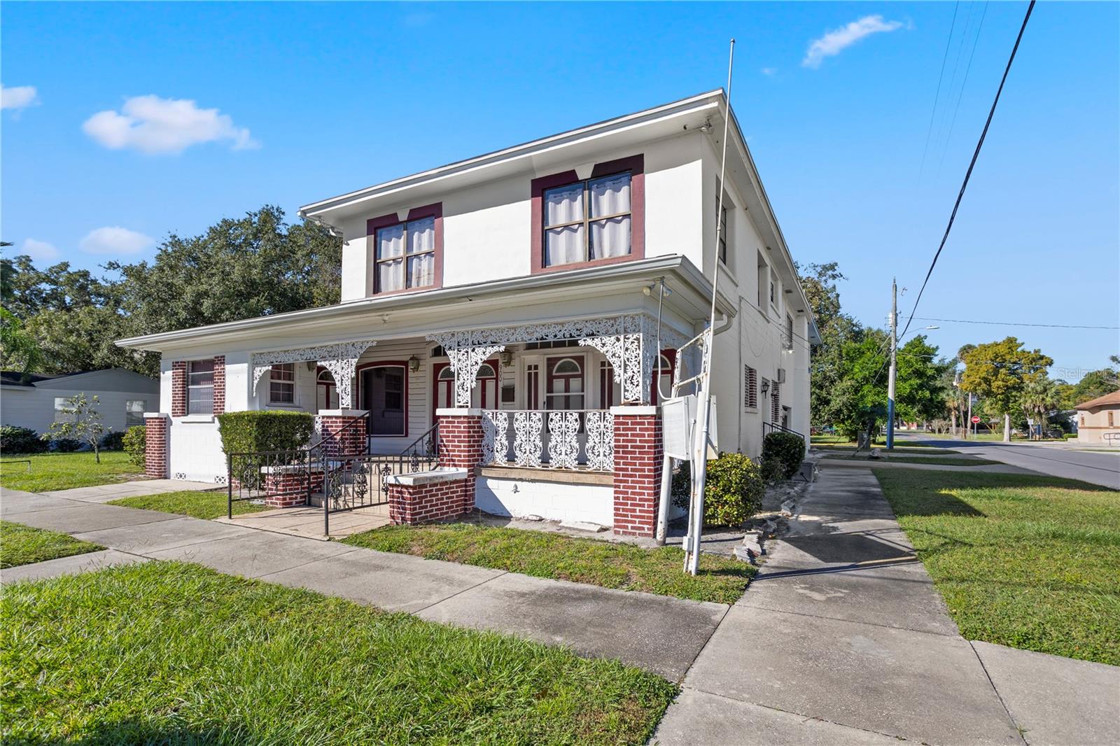 Image 3 of 49 For 900 Locust Avenue