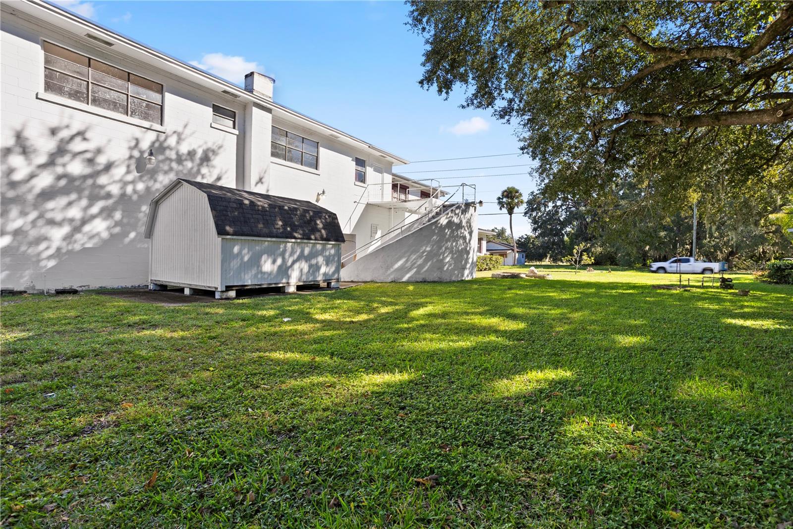 Image 36 of 49 For 900 Locust Avenue