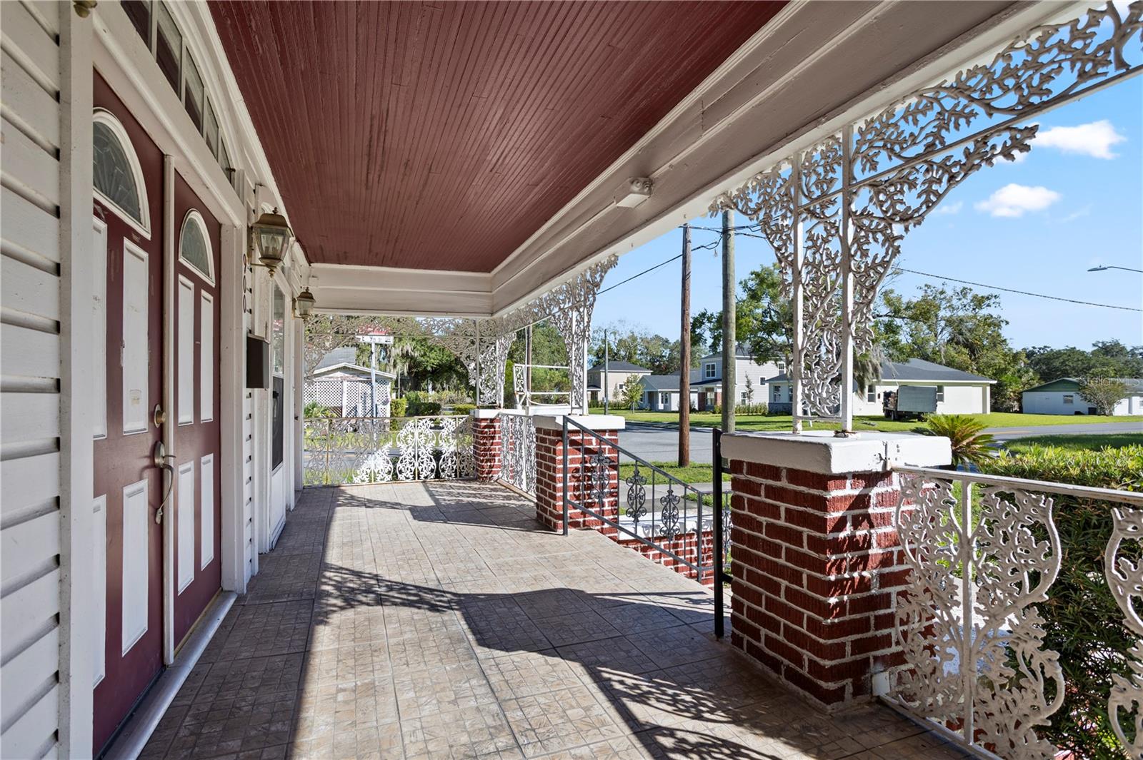 Image 41 of 49 For 900 Locust Avenue