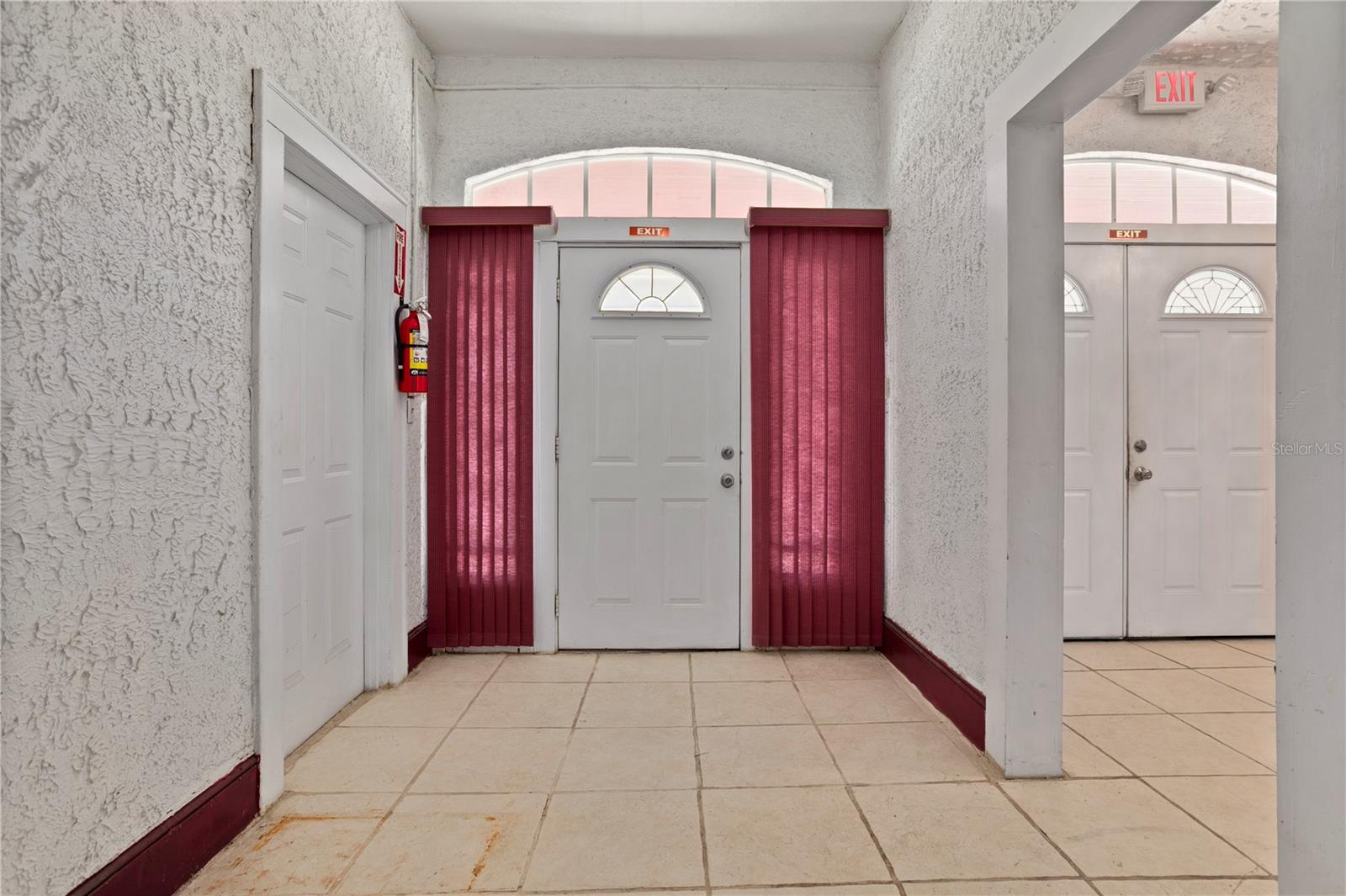 Image 5 of 49 For 900 Locust Avenue