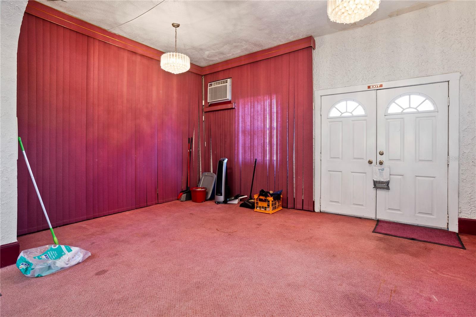 Image 6 of 49 For 900 Locust Avenue