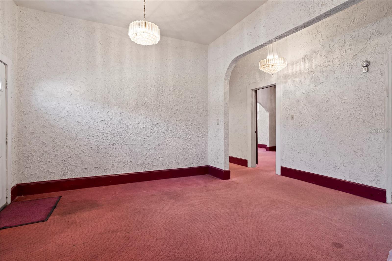 Image 8 of 49 For 900 Locust Avenue