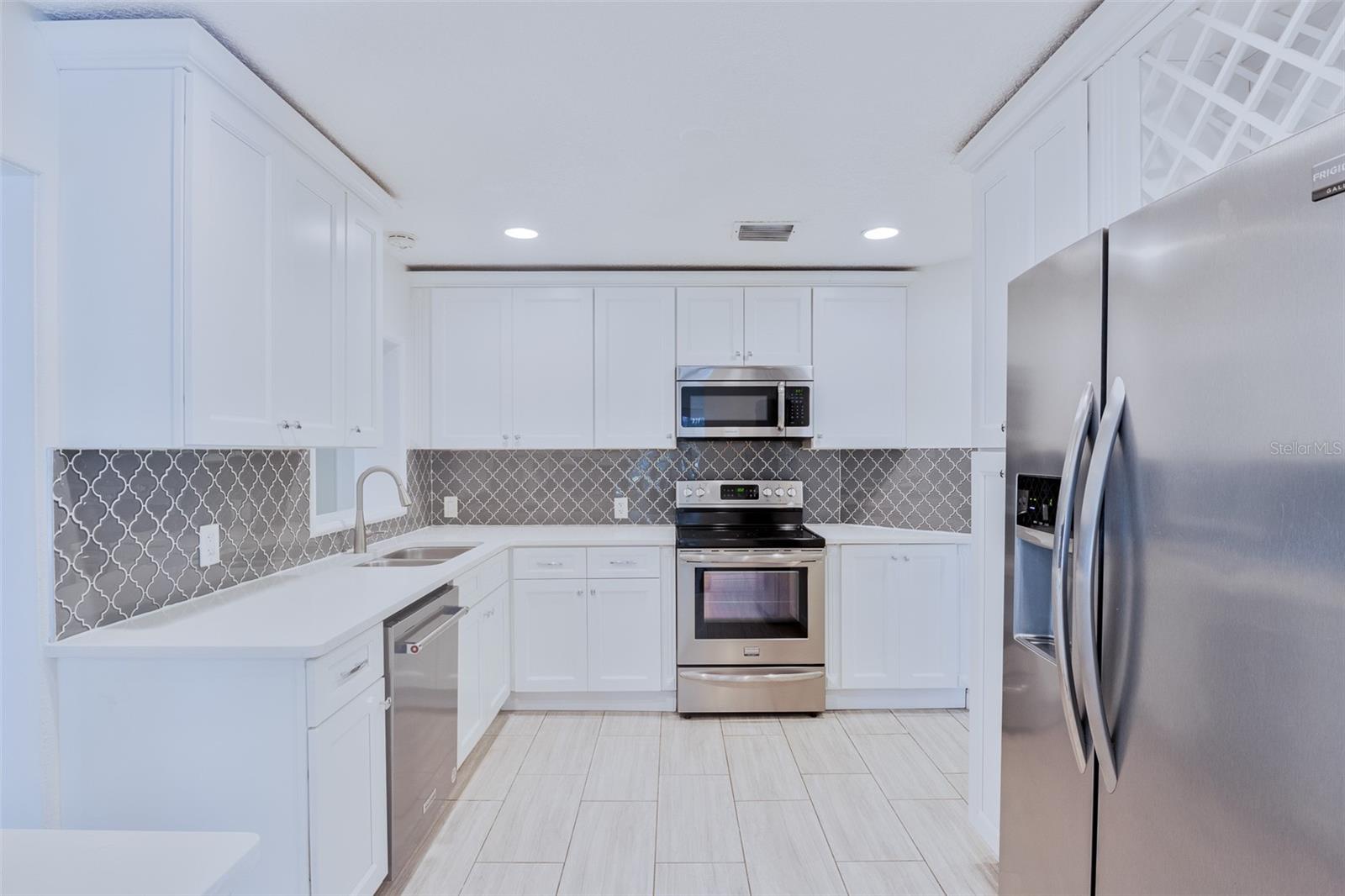 Image 13 of 51 For 350 Phelps Avenue