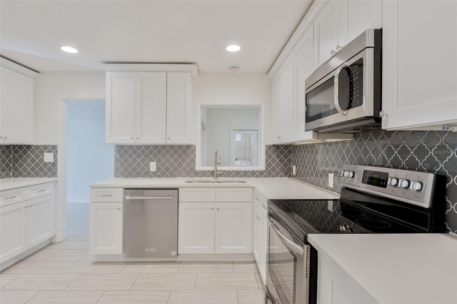 Image 15 of 51 For 350 Phelps Avenue